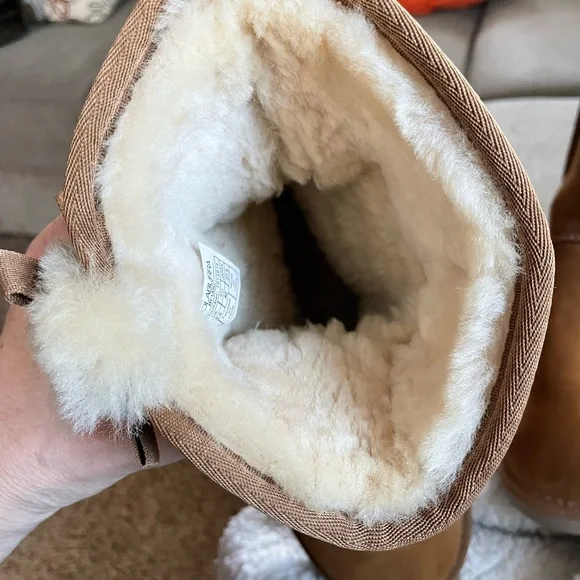 Koolaburra boots size 11, brand new never worn! - Picture 3 of 6